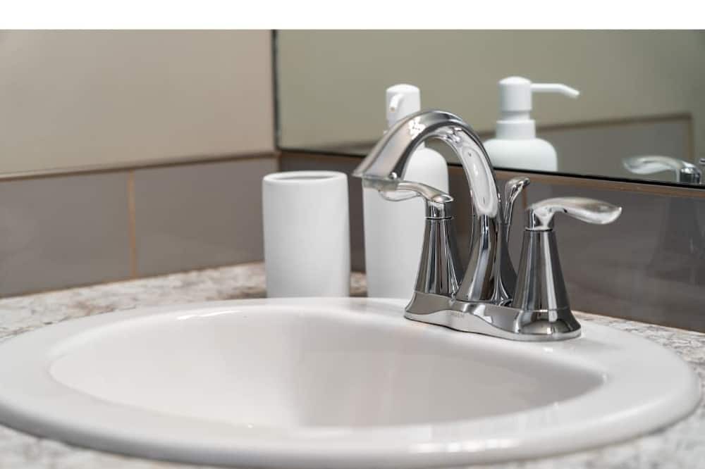 Photo of Bathroom in Sylvan Lake