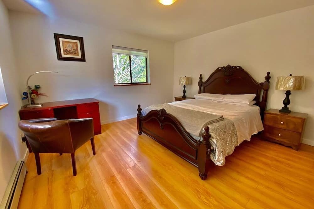 Photo of Bedroom in West Porpoise Bay