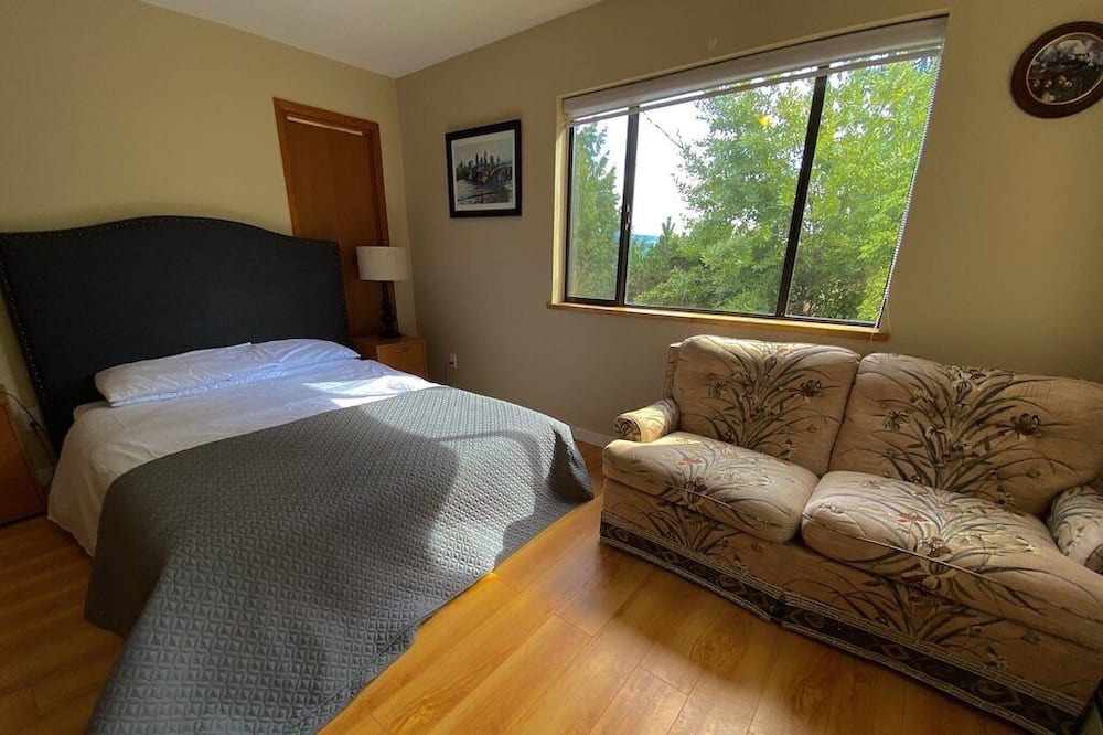 Photo of Bedroom in West Porpoise Bay