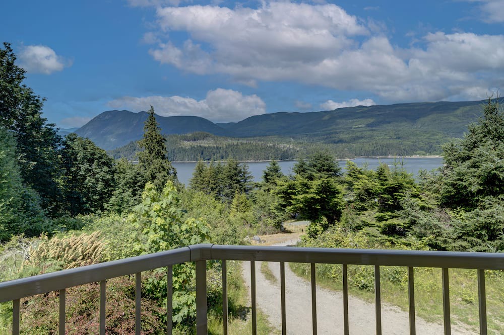 Photo of Patio Balcony in West Porpoise Bay