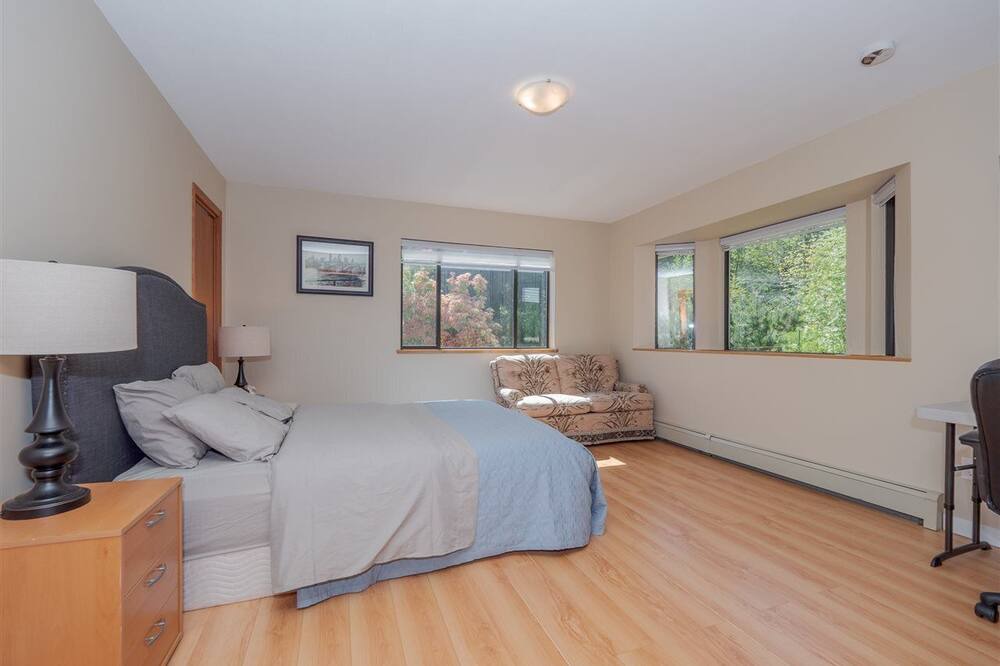 Photo of Bedroom in West Porpoise Bay
