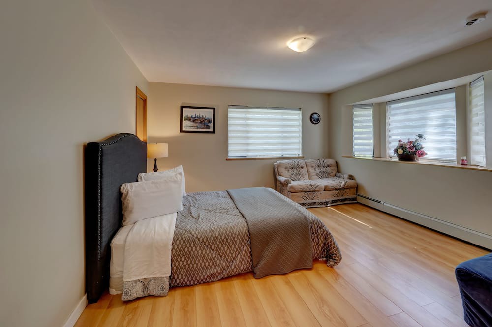 Photo of Bedroom in West Porpoise Bay