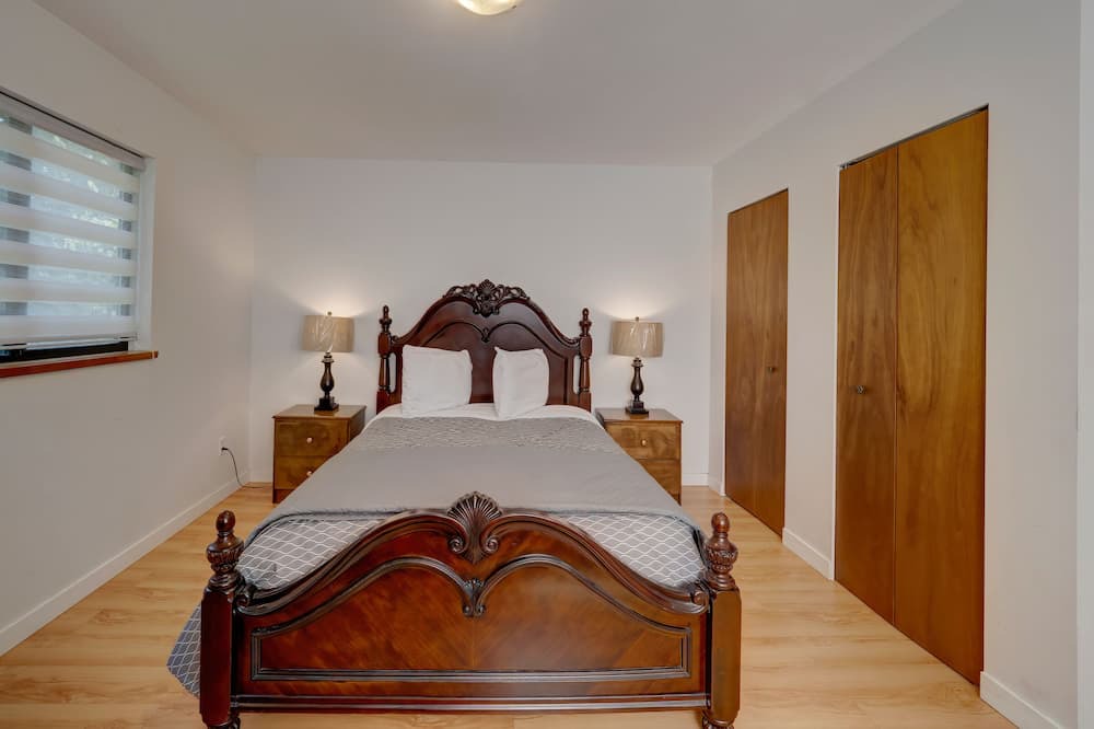 Photo of Bedroom in West Porpoise Bay