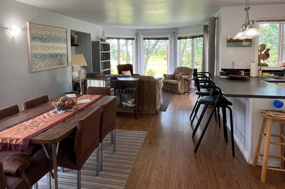 Photo of Livingroom in Winnipeg Beach