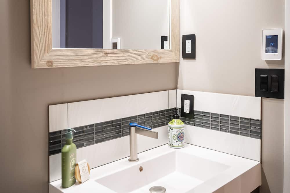 Photo of Bathroom in Lester Beach