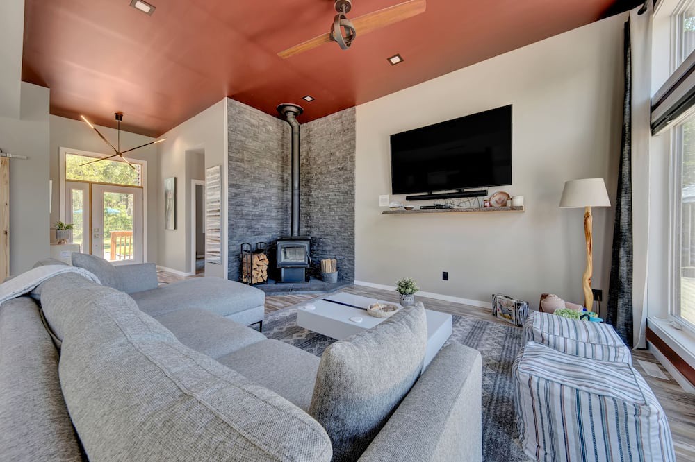 Photo of Livingroom in Lester Beach