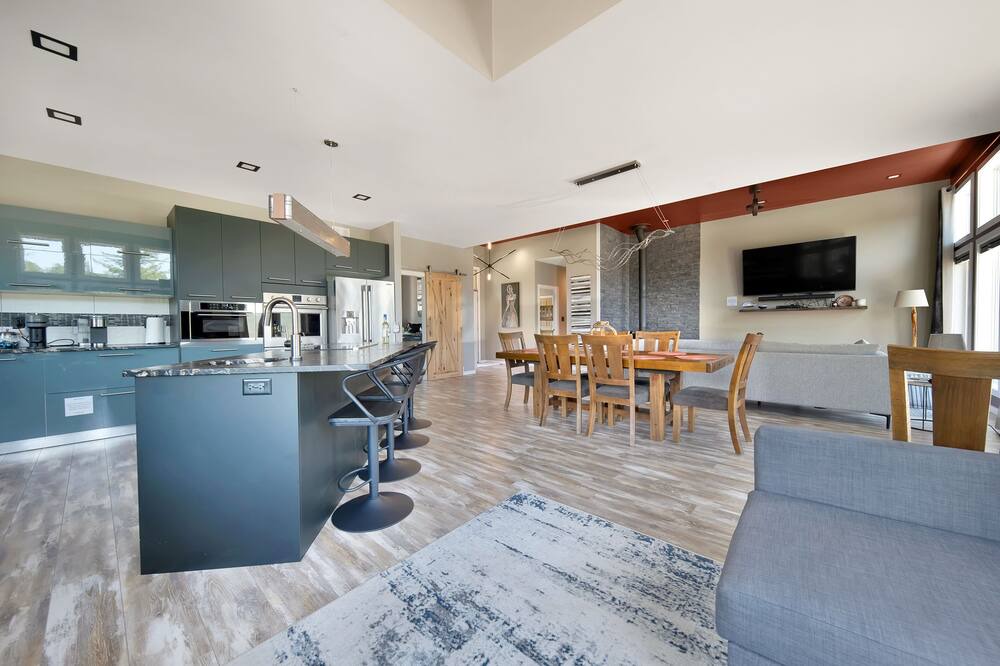 Photo of Kitchen in Lester Beach