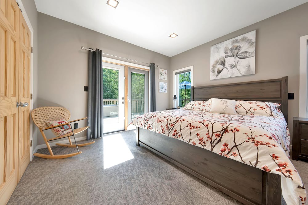 Photo of Bedroom in Lester Beach