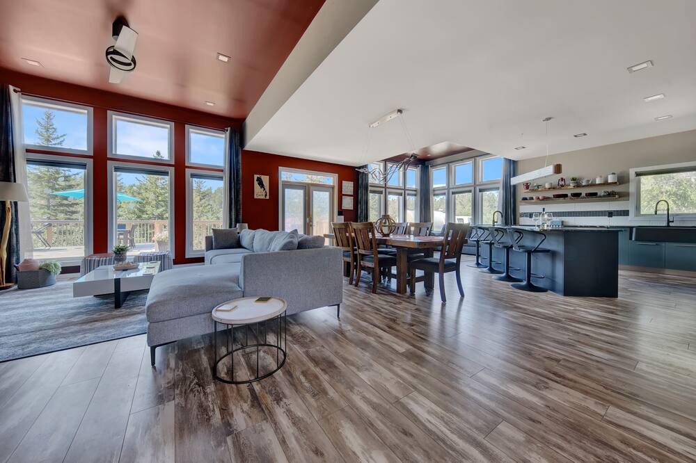 Photo of Livingroom in Lester Beach