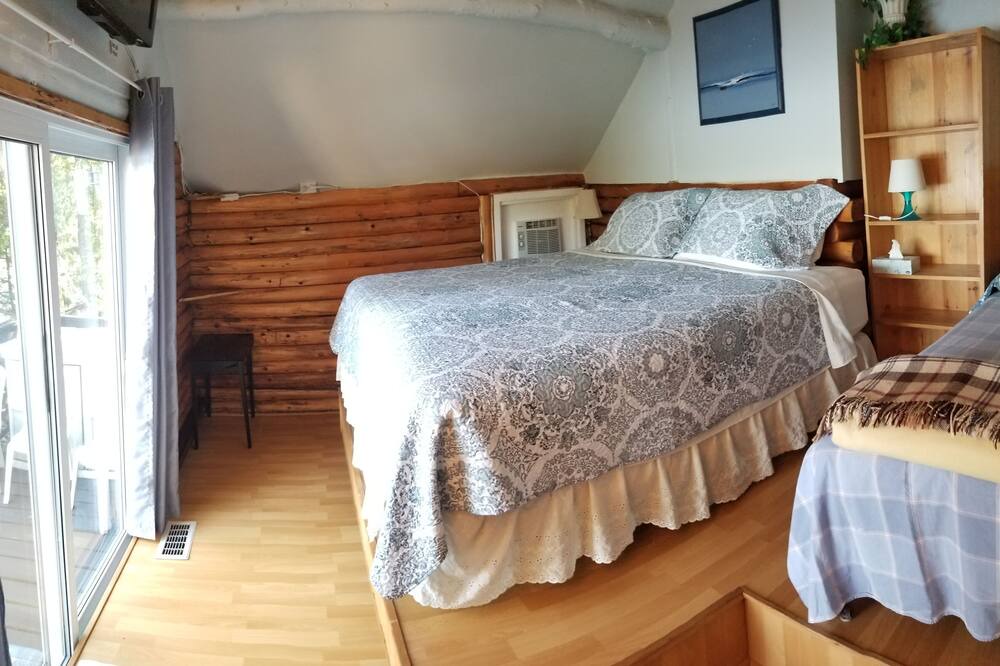 Photo of Bedroom in Sainte-Therese-de-la-Gatineau