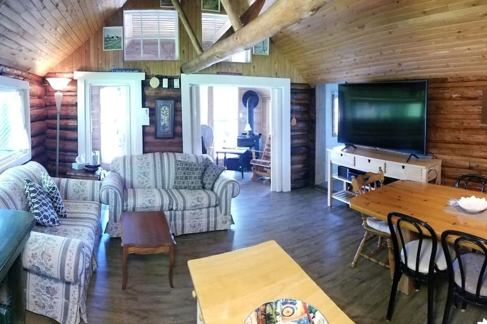 Photo of Livingroom in Sainte-Therese-de-la-Gatineau