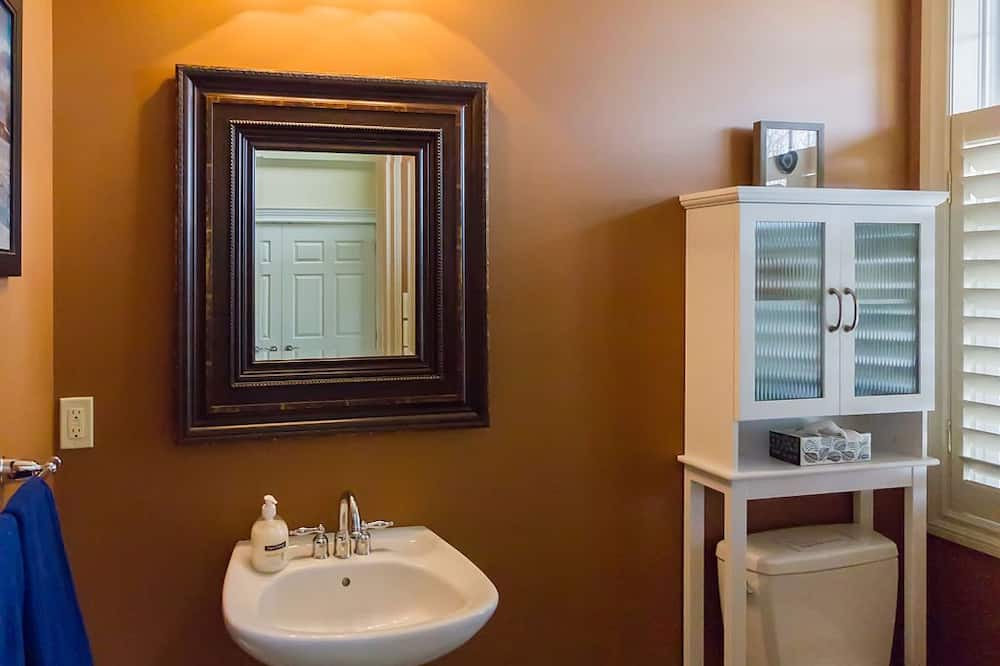 Photo of Bathroom in Wellington