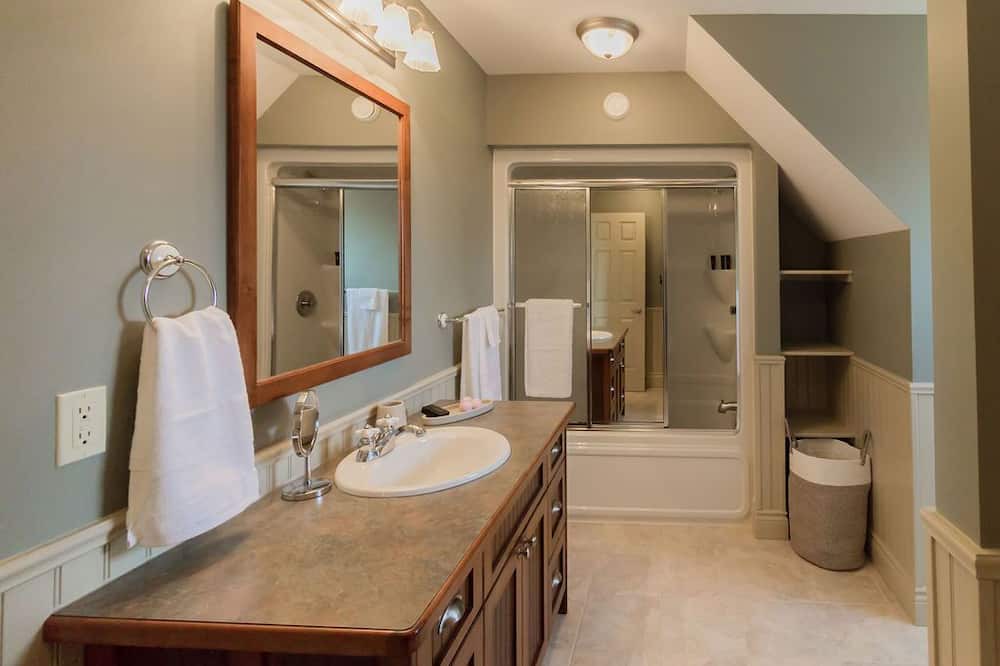 Photo of Bathroom in Wellington