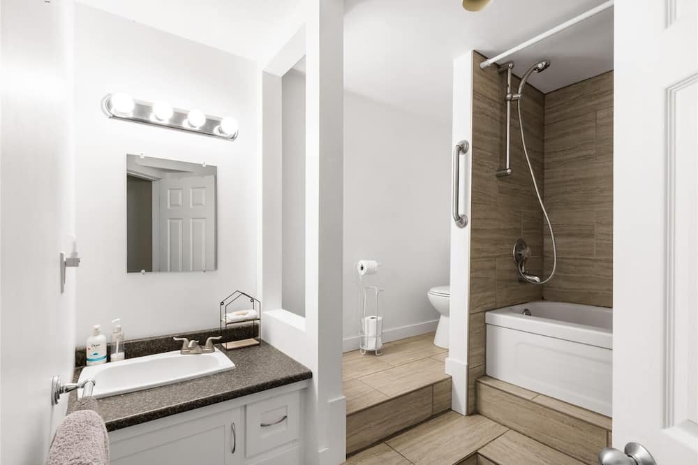 Photo of Bathroom in Beachcomber