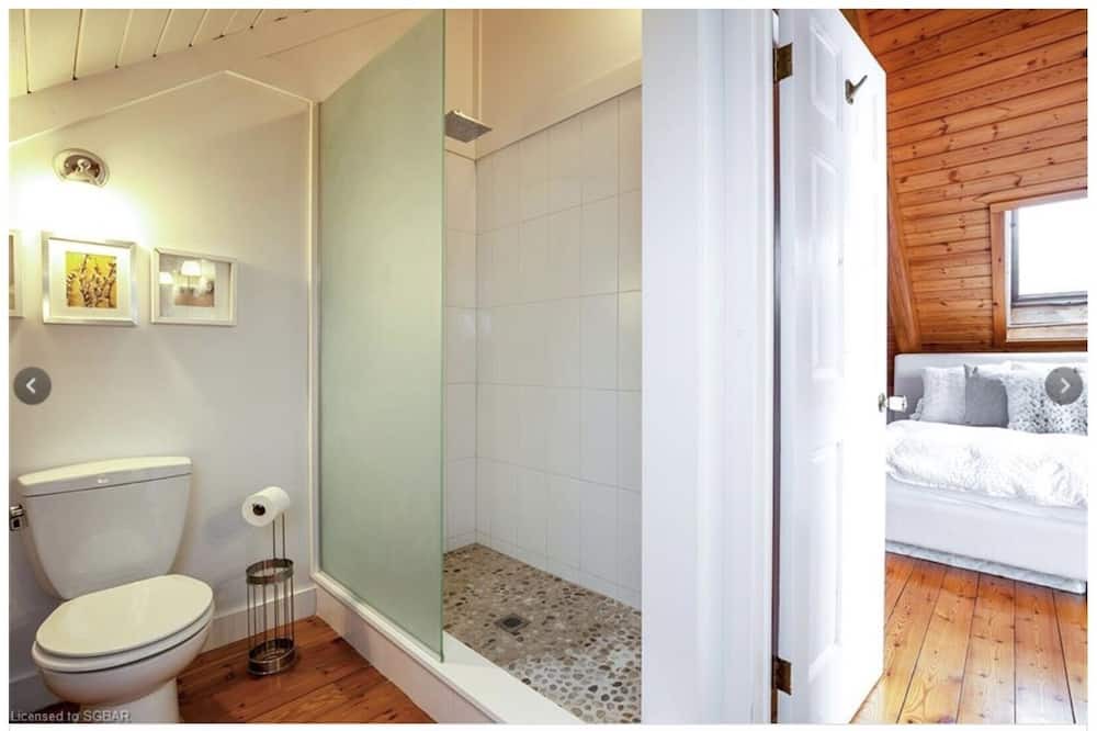 Photo of Bathroom in The Blue Mountains