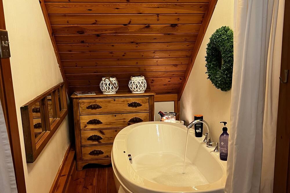 Photo of Bathroom in The Blue Mountains