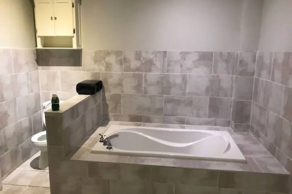 Photo of Bathroom in Cote-Saint-Paul