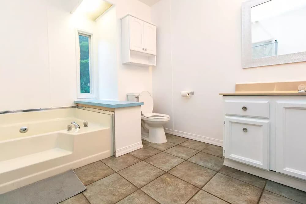 Photo of Bathroom in Union Bay