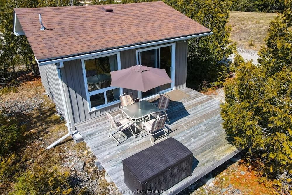 Photo of Patio Balcony in Manitoulin District