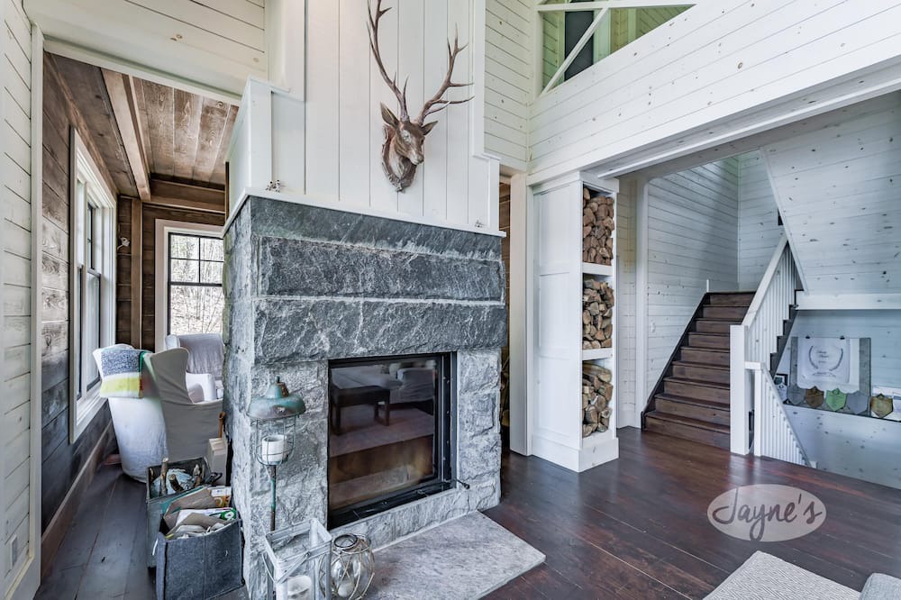 Photo of Livingroom in Baysville