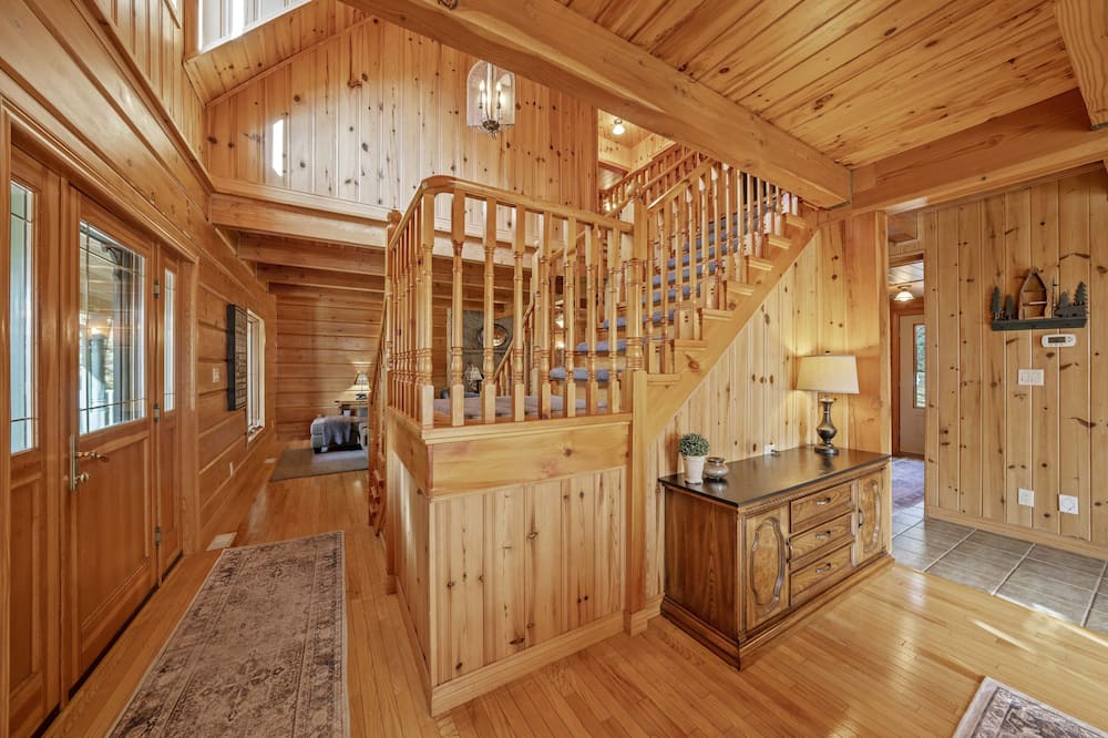 Photo of Bedroom in Algonquin Highlands
