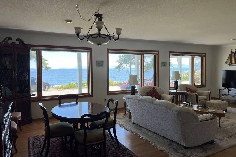 Photo of Livingroom in Downtown