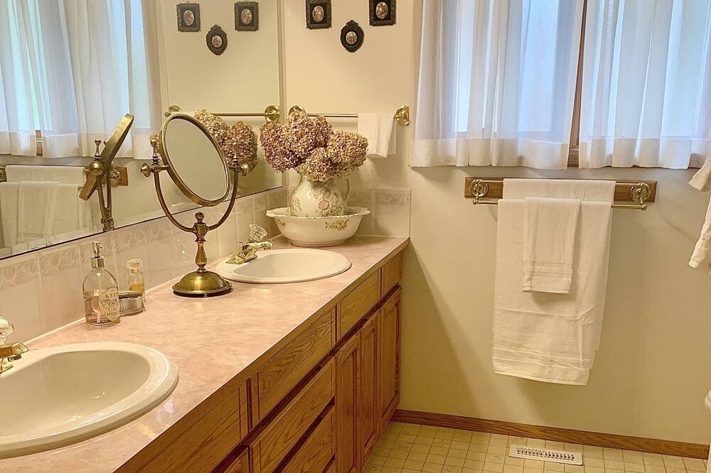 Photo of Bathroom in Downtown
