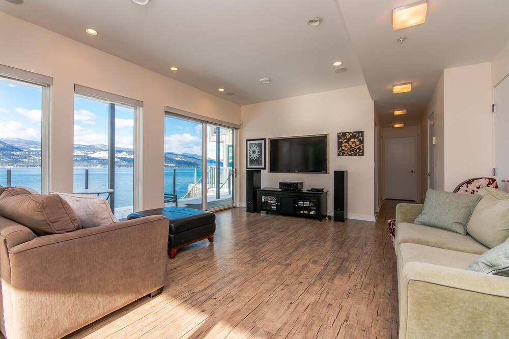 Photo of Livingroom in Vernon