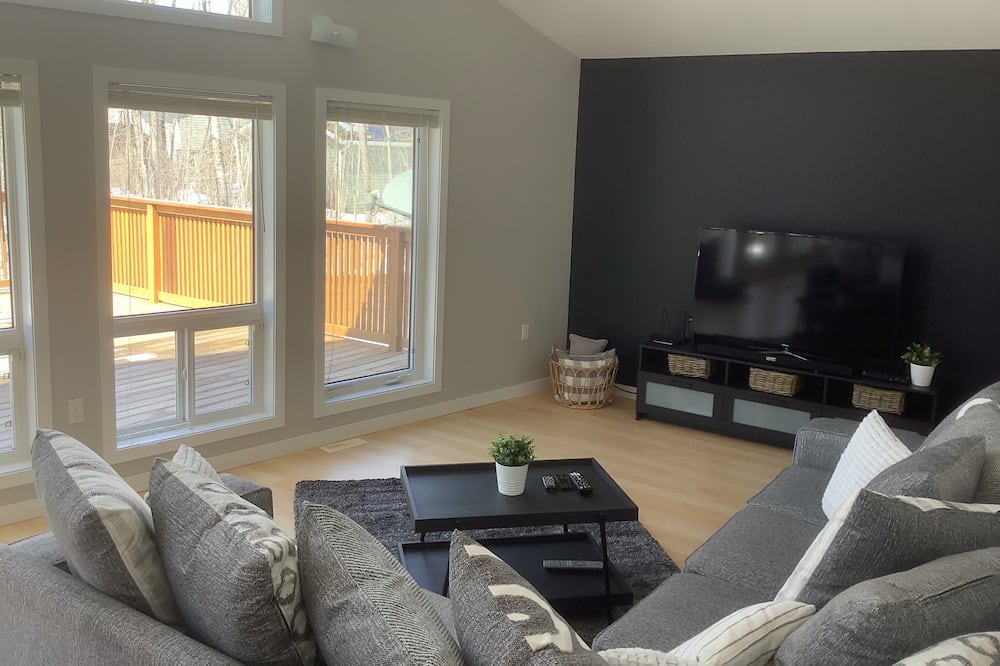 Photo of Livingroom in Traverse Bay