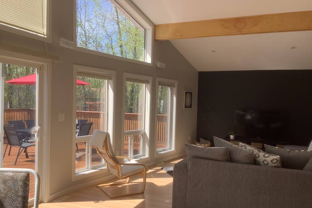 Photo of Livingroom in Traverse Bay