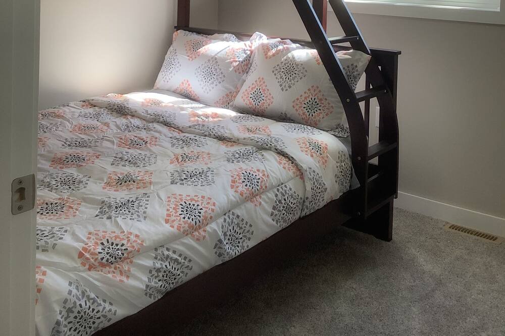 Photo of Bedroom in Traverse Bay
