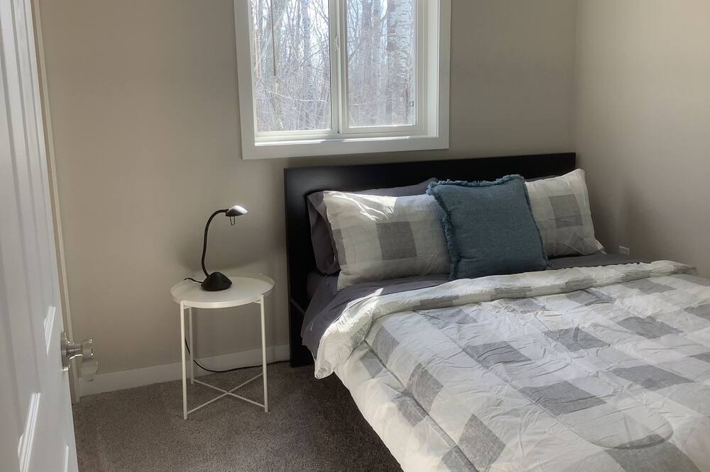 Photo of Bedroom in Traverse Bay