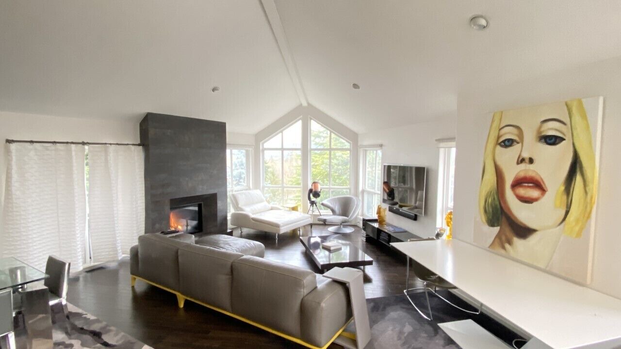 Photo of Livingroom in Guildford