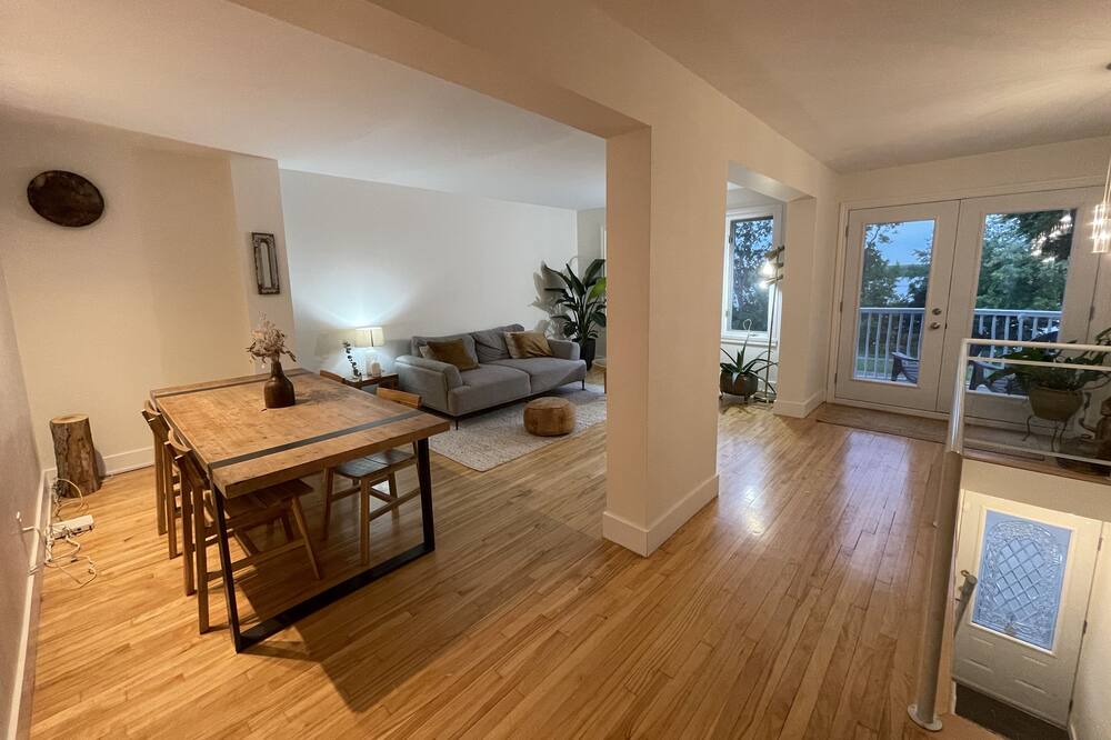 Photo of Livingroom in LaSalle