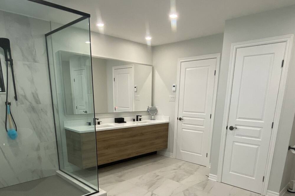 Photo of Bathroom in Blainville