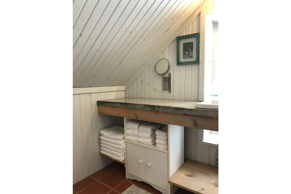 Photo of Bedroom in Maberly
