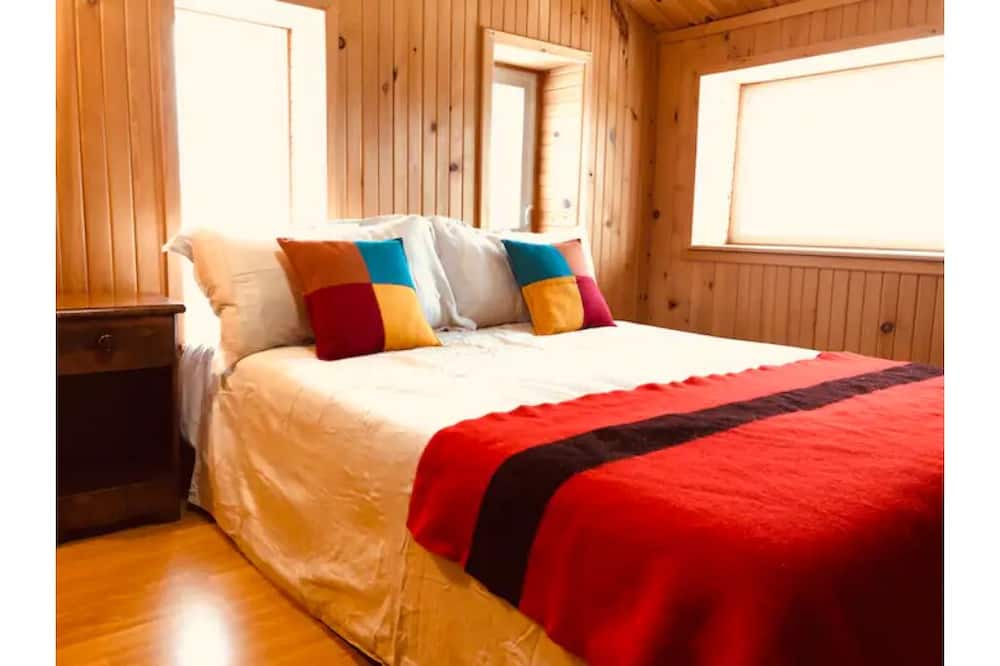Photo of Bedroom in Maberly
