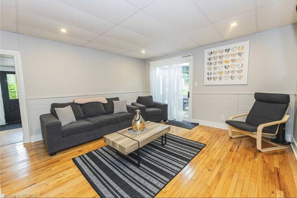 Photo of Bedroom in Kincardine
