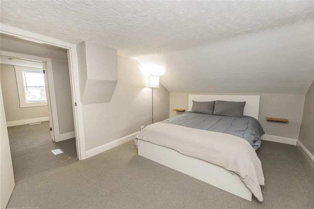 Photo of Bedroom in Kincardine