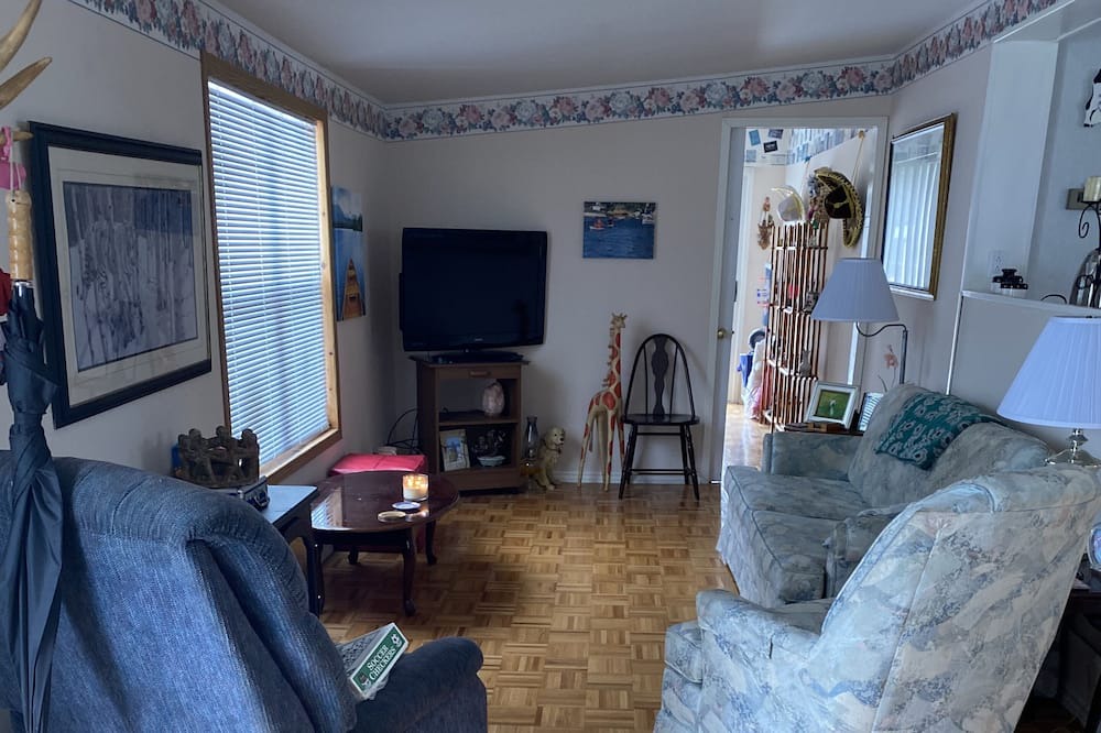 Photo of Livingroom in Pefferlaw