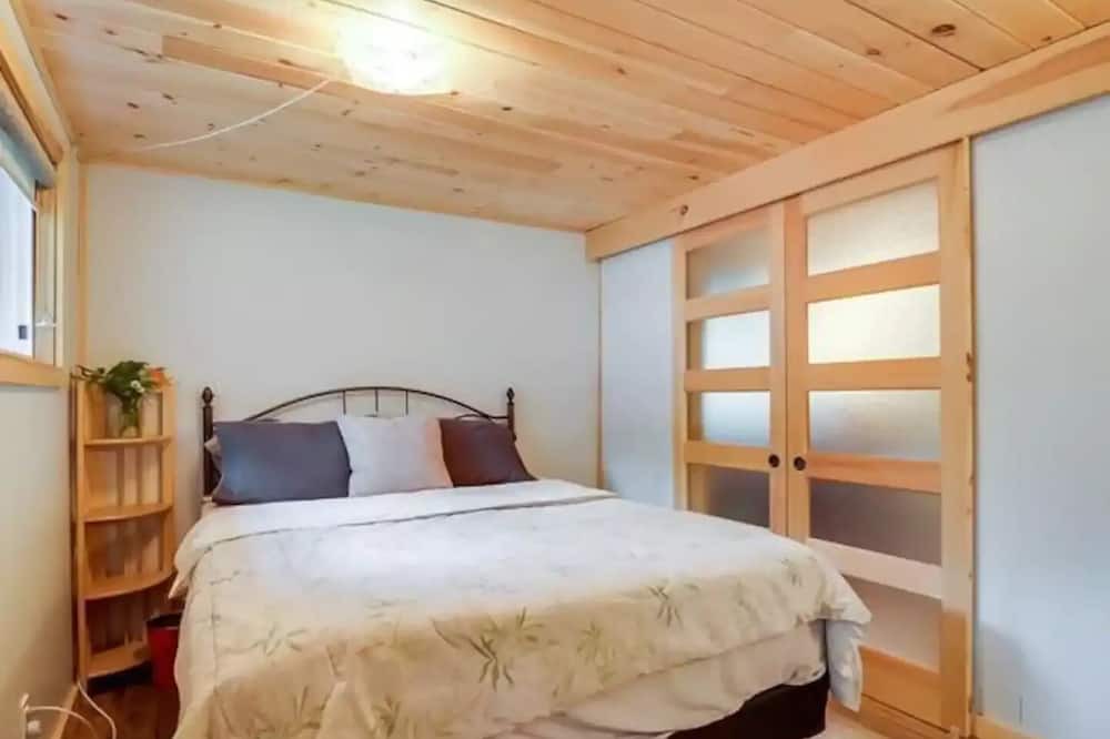 Photo of Bedroom in Val-des-Monts