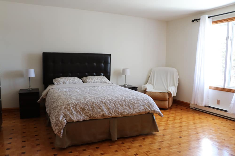 Photo of Bedroom in Saint-Jean-de-Matha