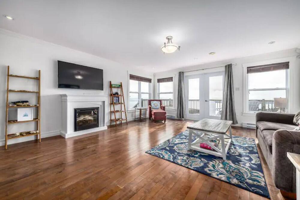 Photo of Livingroom in Terra Nova