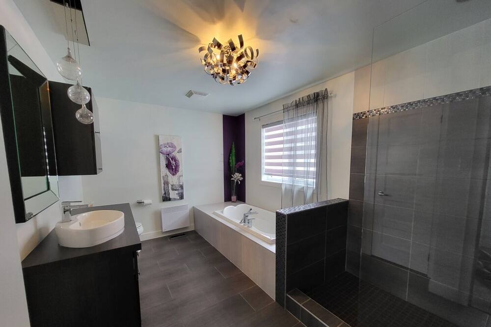 Photo of Bathroom in Saint-Zacharie