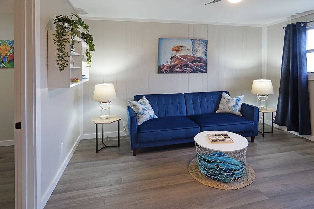 Photo of Livingroom in Glenville