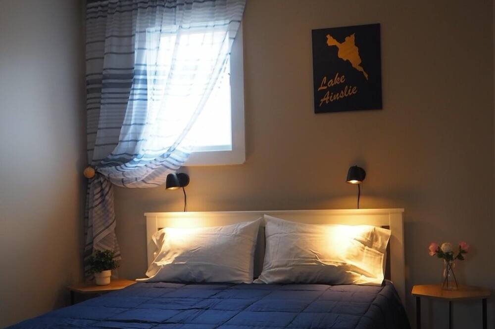 Photo of Bedroom in Glenville
