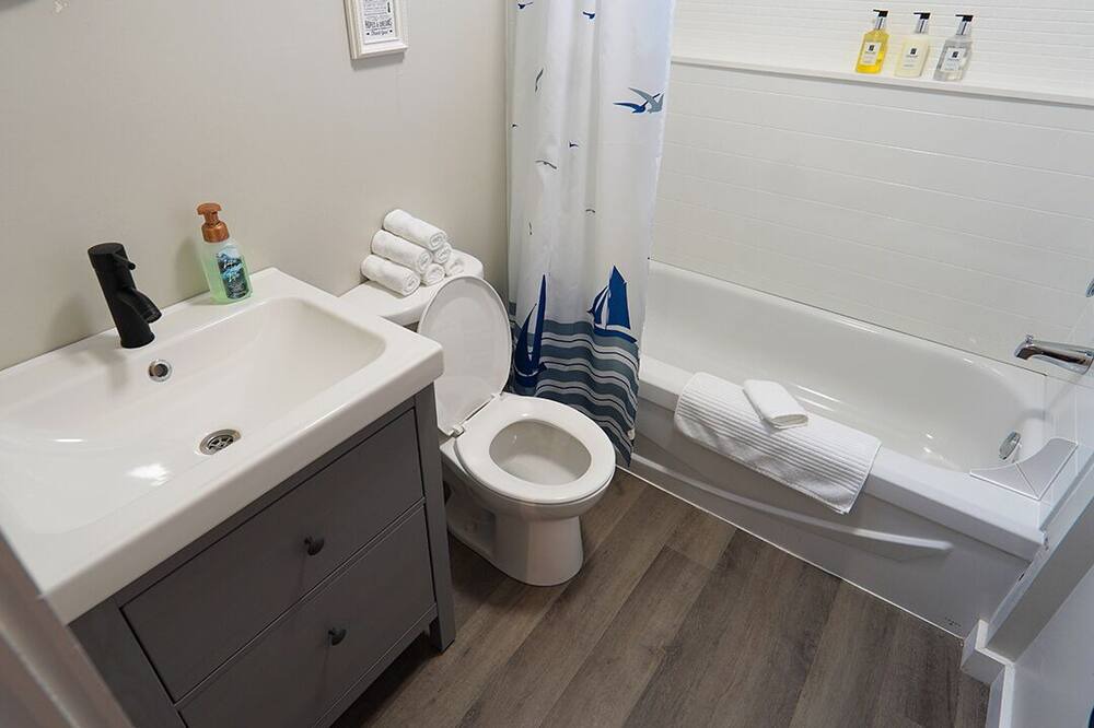 Photo of Bathroom in Glenville