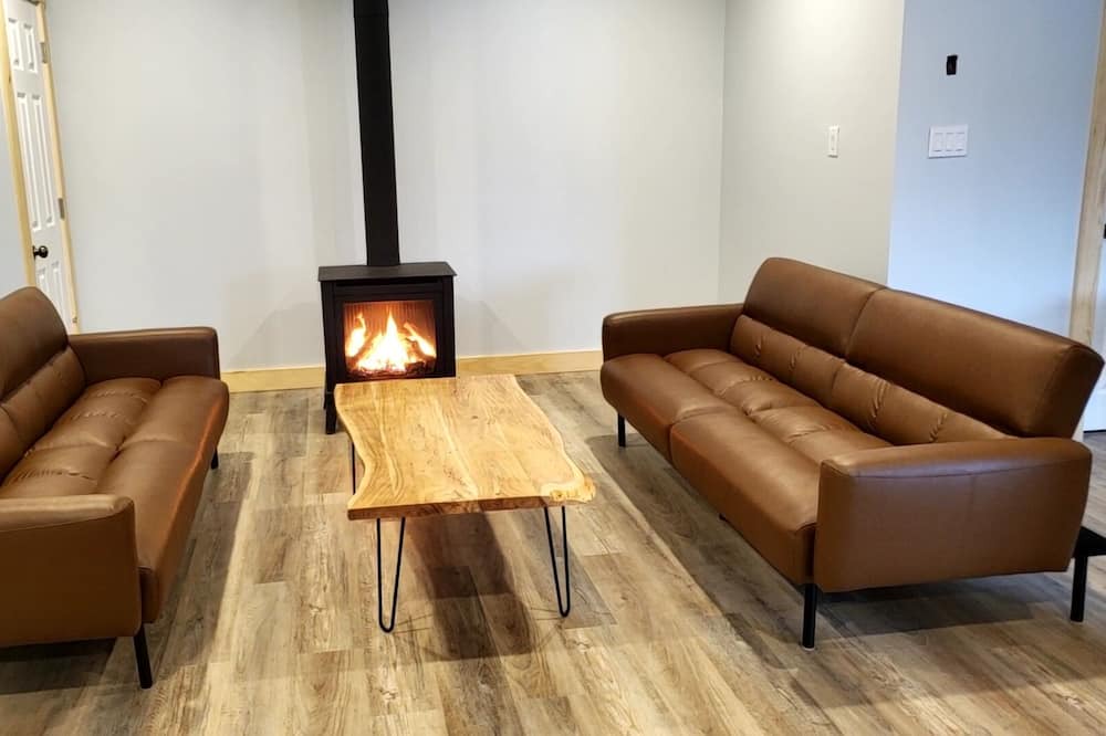 Photo of Livingroom in North Frontenac