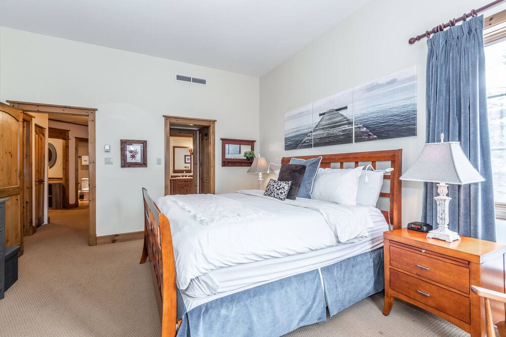 Photo of Bedroom in Mont-Tremblant Pedestrian Village