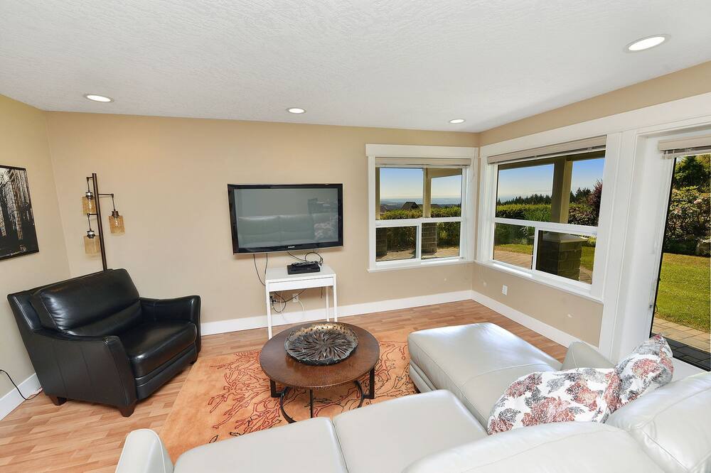 Photo of Bedroom in Bear Mountain Resort